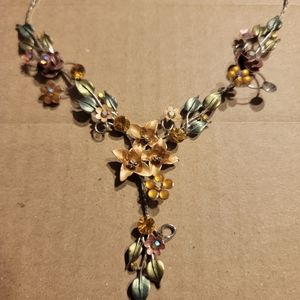 Floral necklace